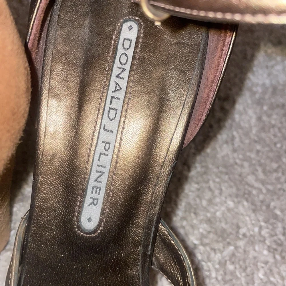 Donald J. Pliner pep toe pin up wedge bronze heel size 9.5